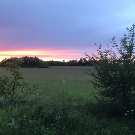 Au Combe De Canet 3*