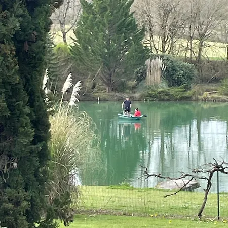 Au Combe De Canet Pensjonat