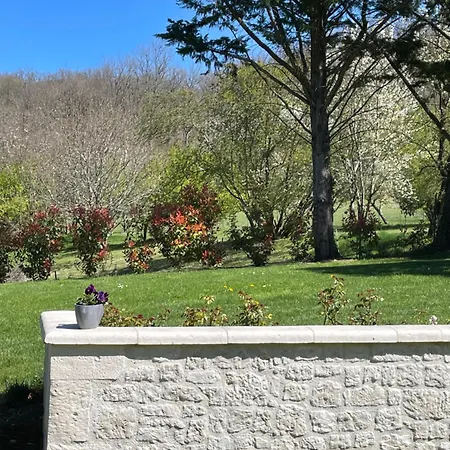 Au Combe De Canet 招待所