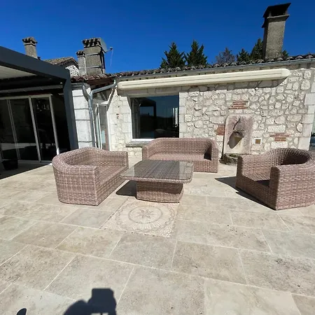 ゲストハウス Au Combe De Canet 3*