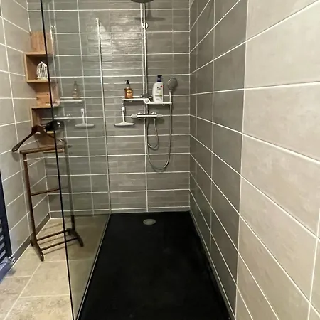 ゲストハウス Au Combe De Canet