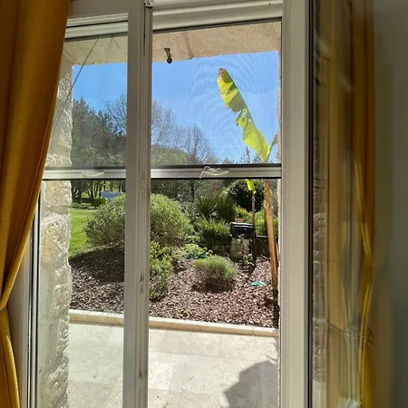 Au Combe De Canet 3*