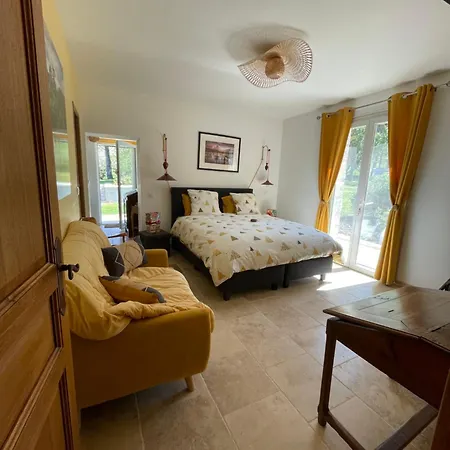 ゲストハウス Au Combe De Canet 3*