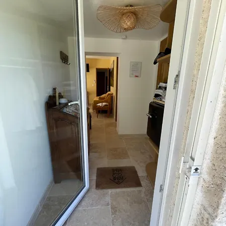 Au Combe De Canet ゲストハウス Anthé