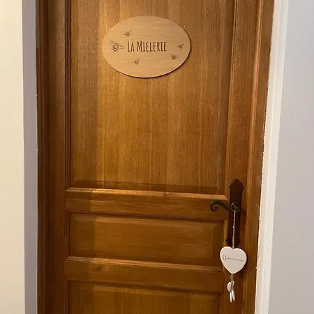 Au Combe De Canet Guest house Anthe