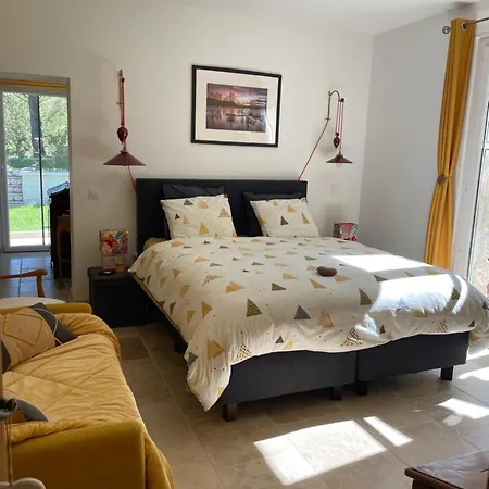 ゲストハウス Au Combe De Canet 3*