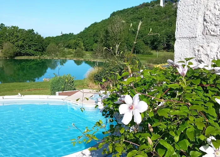 Au Combe De Canet