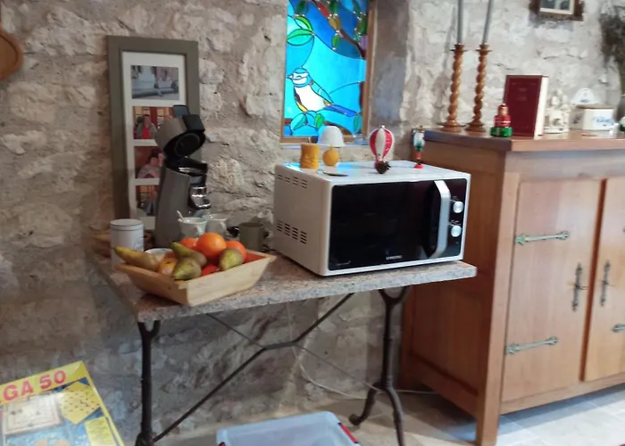 Pensionat Au Combe De Canet