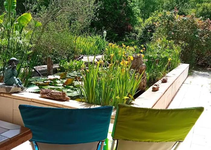 Au Combe De Canet 3*