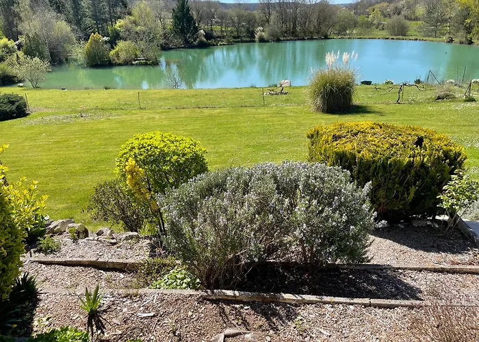 Au Combe De Canet 3*