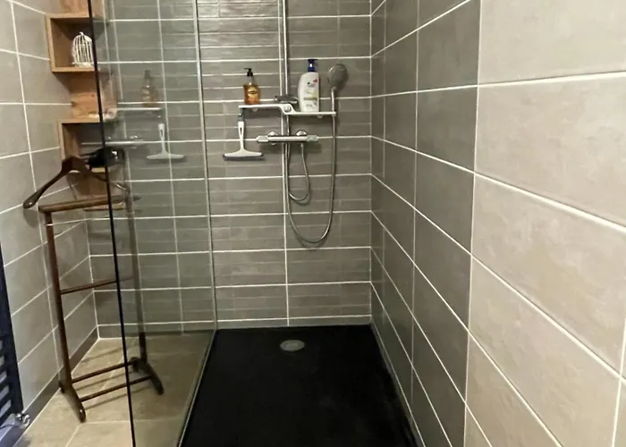 Pensionat Au Combe De Canet